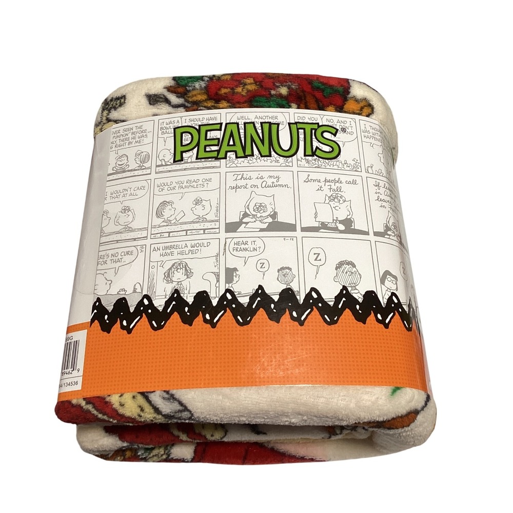 Peanuts Snoopy Charlie Brown Fleece Blanket 62x90‎ Inches Winter Holiday